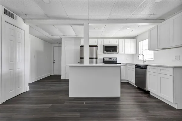 $1,795 | 2027 30th Avenue North, Unit 3 BOTTOM, St. Petersburg, FL 33713