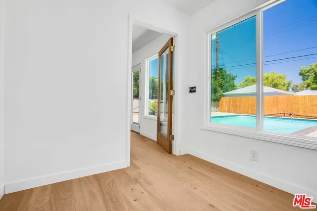 $979,000 | 18319 Erwin Street, Tarzana, CA 91335