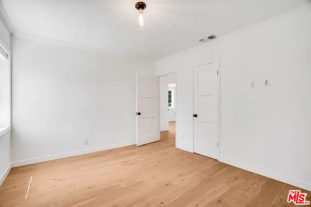 $979,000 | 18319 Erwin Street, Tarzana, CA 91335