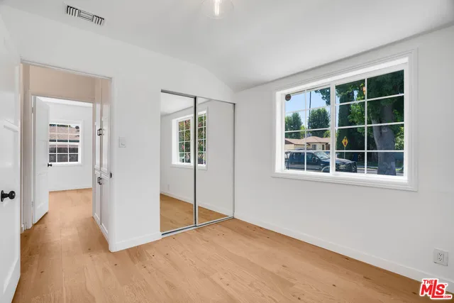 $979,000 | 18319 Erwin Street, Tarzana, CA 91335