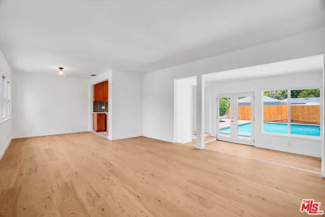 $979,000 | 18319 Erwin Street, Tarzana, CA 91335