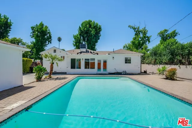 $979,000 | 18319 Erwin Street, Tarzana, CA 91335