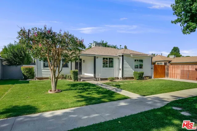 $979,000 | 18319 Erwin Street, Tarzana, CA 91335