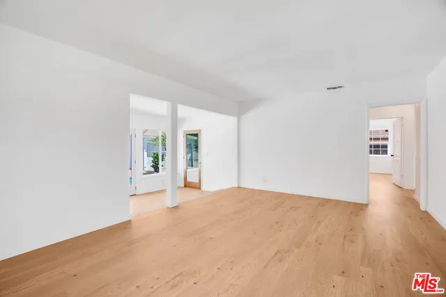 $979,000 | 18319 Erwin Street, Tarzana, CA 91335