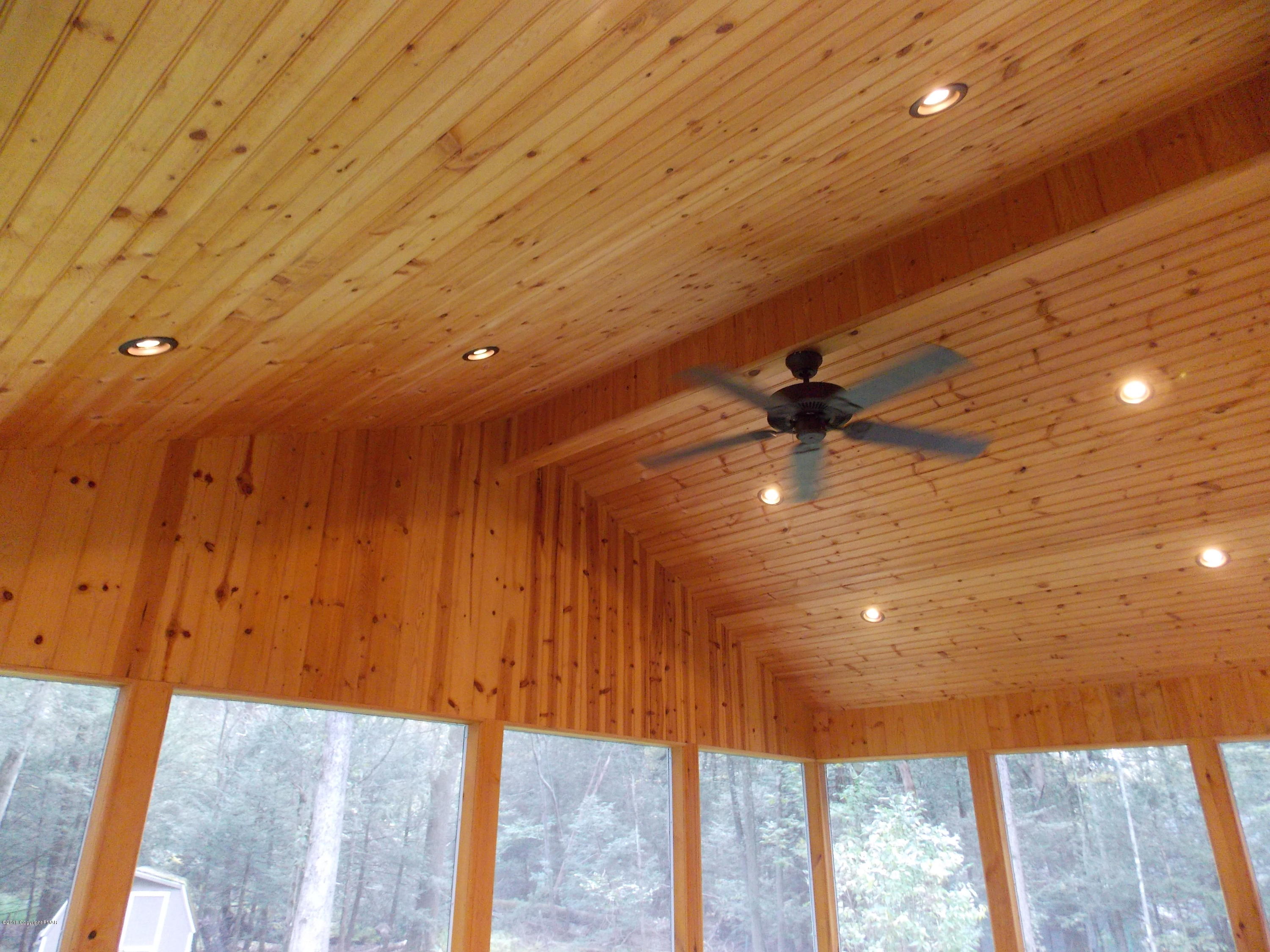 184 Oak Lane Cresco, PA 18326 - Photo 17 of 39 a view of entryway