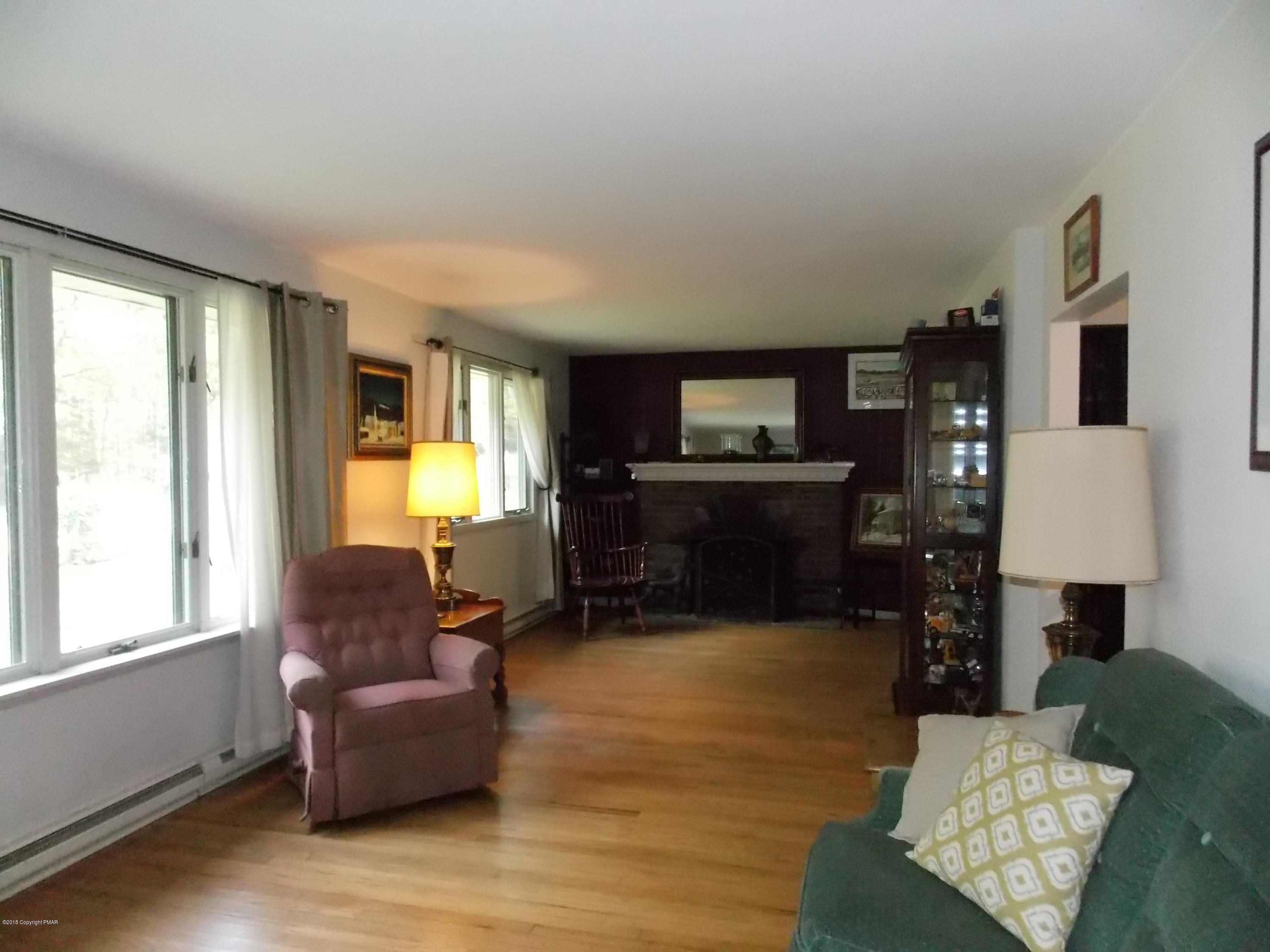 184 Oak Lane Cresco, PA 18326 - Photo 7 of 39 DSCN5461