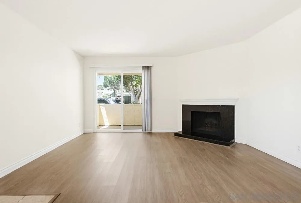 9939 Erma Road, Unit 103 San Diego, CA 92131 - Photo 6 of 40