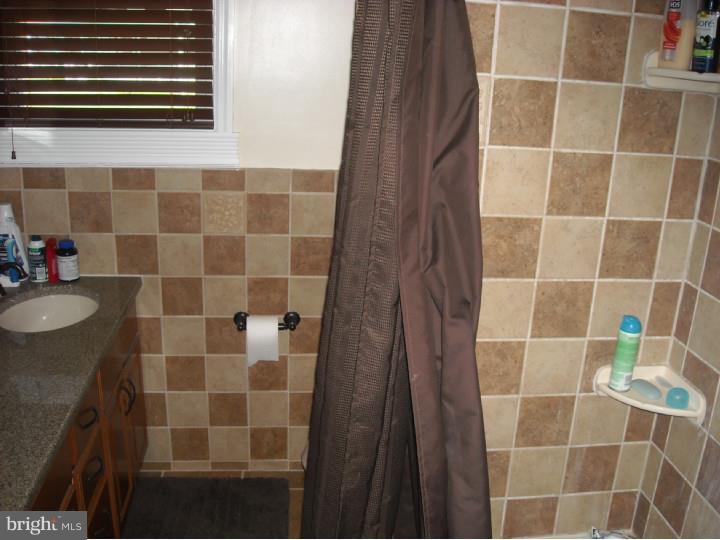 16 Downing Road Hamilton, NJ 08690 - Photo 21 of 21 Bathroom