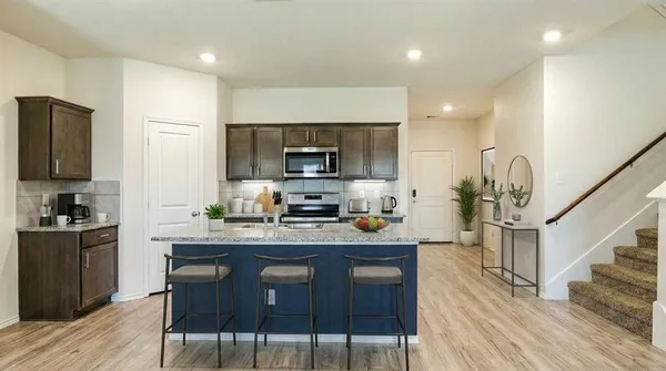 $2,400 | 315 Pine Hollow Way, Royse City, TX 75189