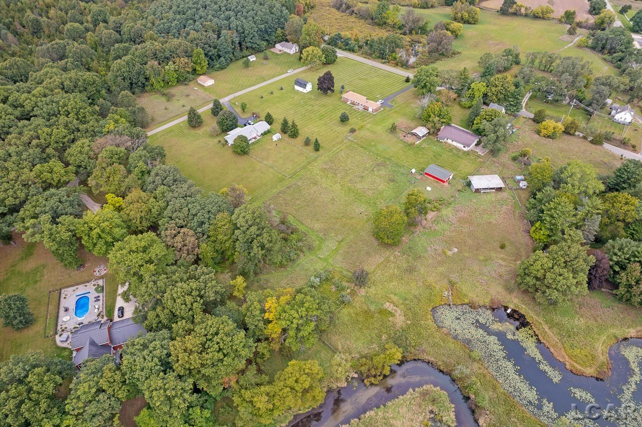 8865 Riverside Road Brooklyn, MI 49230 - Photo 37 of 38 50091668-36.JPG