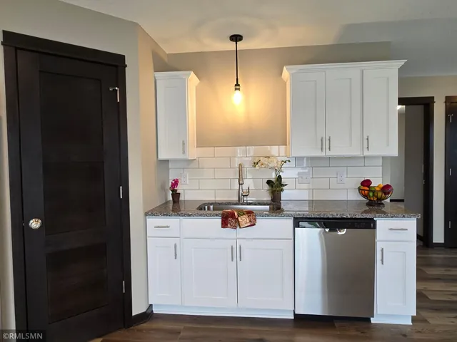 $299,900 | 2022 Essler Drive, St. Peter, MN 56082