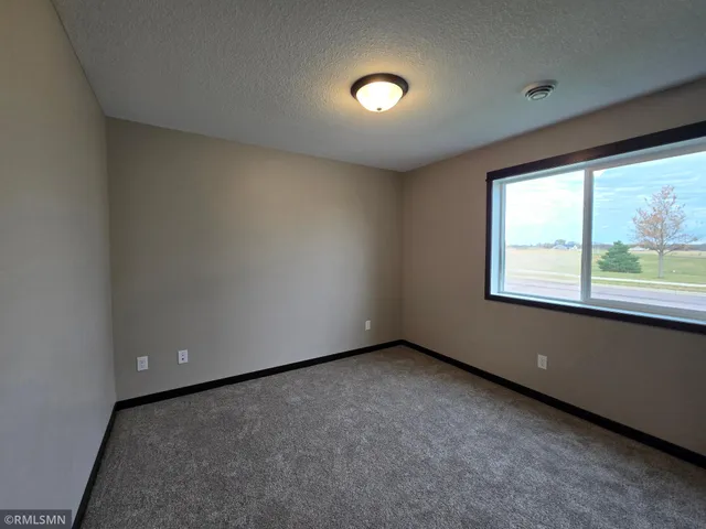 $299,900 | 2022 Essler Drive, St. Peter, MN 56082