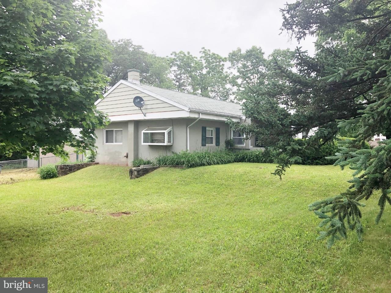 585 Cloverleaf Road York, PA 17406 - Photo 8 of 40