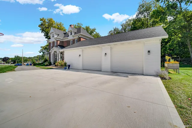 $479,000 | 1715 Lake Avenue, Plymouth, IN 46563