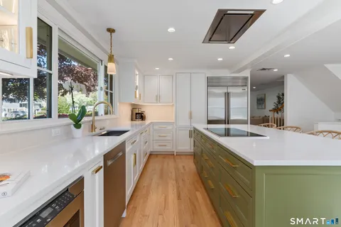 $1,850,000 | 33 Village Drive, New Canaan, CT 06840