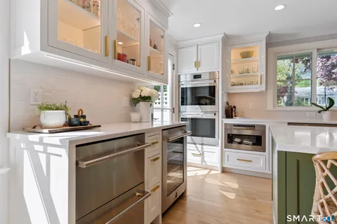 $1,850,000 | 33 Village Drive, New Canaan, CT 06840