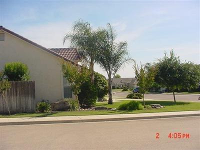 1948 North Thompson Avenue Reedley, CA 93654 - Photo 3 of 15 Gallery Image 3