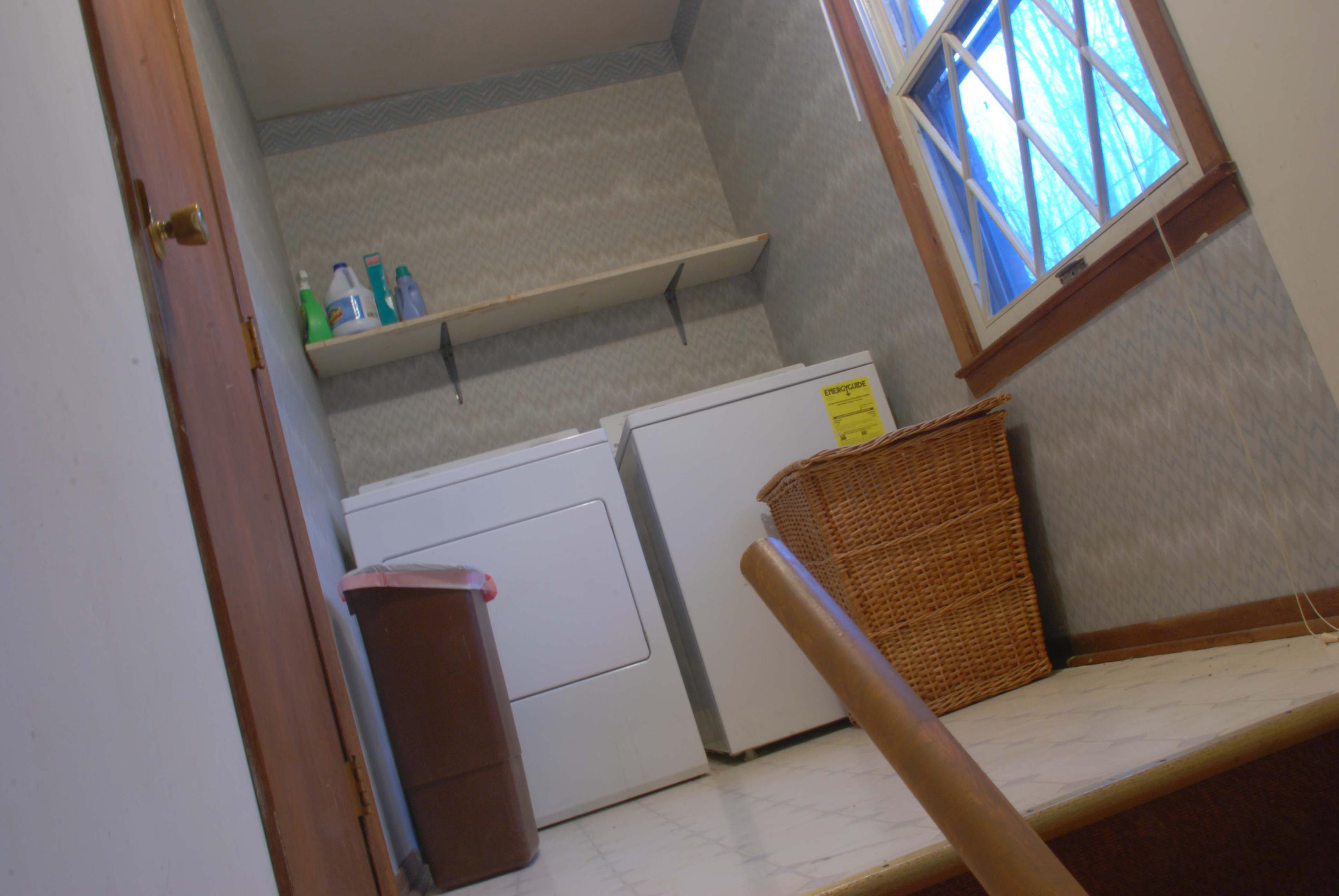 418 Farmer's Hollow Road Clinton, TN 37716 - Photo 8 of 28 418farmershollowlaundry