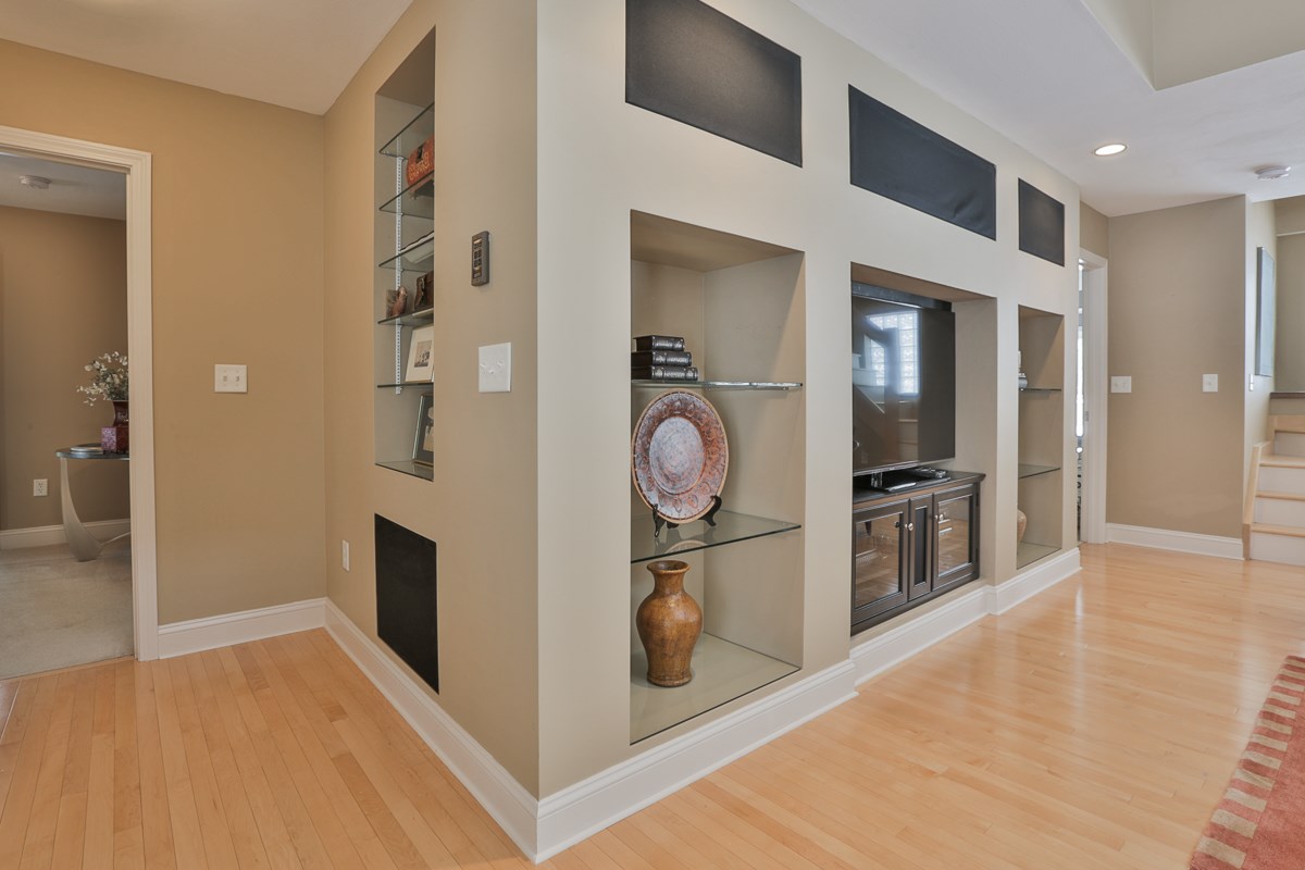 25 Olde Woode Road Salem, NH 03079 - Photo 4 of 34 Gallery Image 4