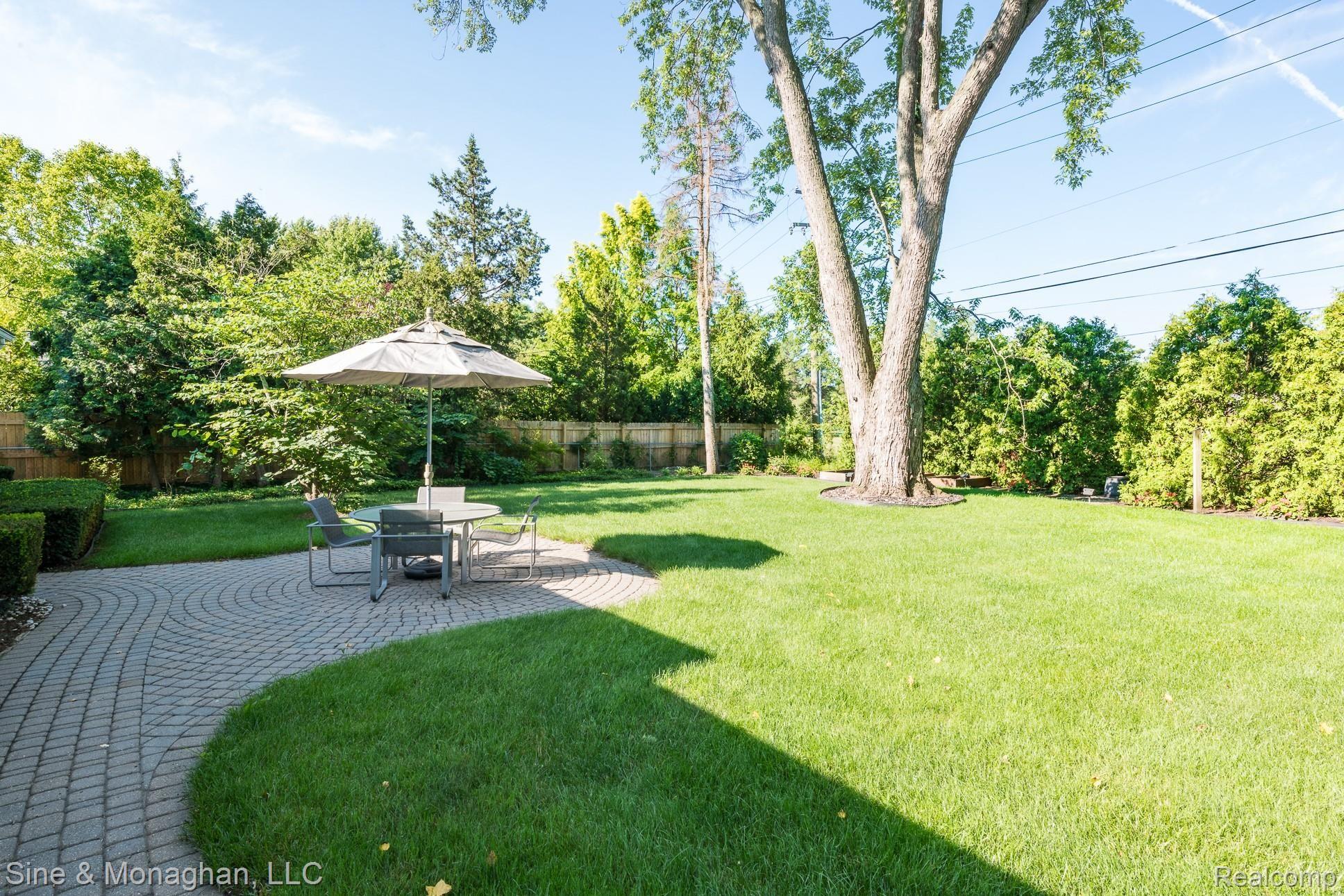 336 South Cranbrook Cross Road Bloomfield Hills, MI 48301 - Photo 37 of 40 Private rear patio
