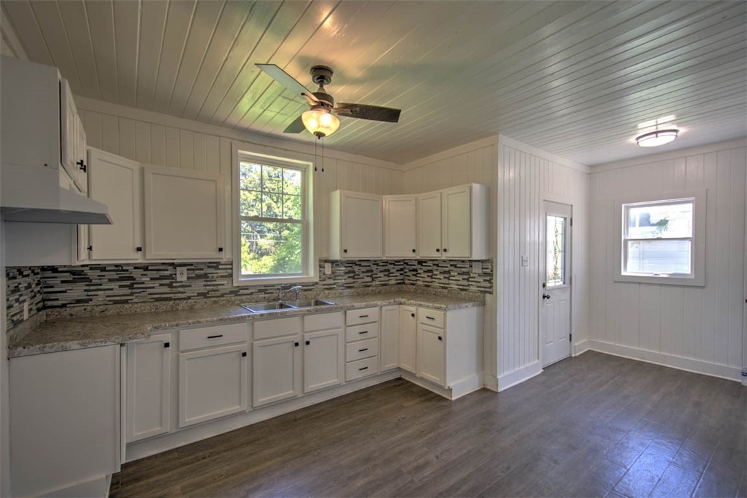 840 West William Street Decatur, IL 62522 - Photo 9 of 35