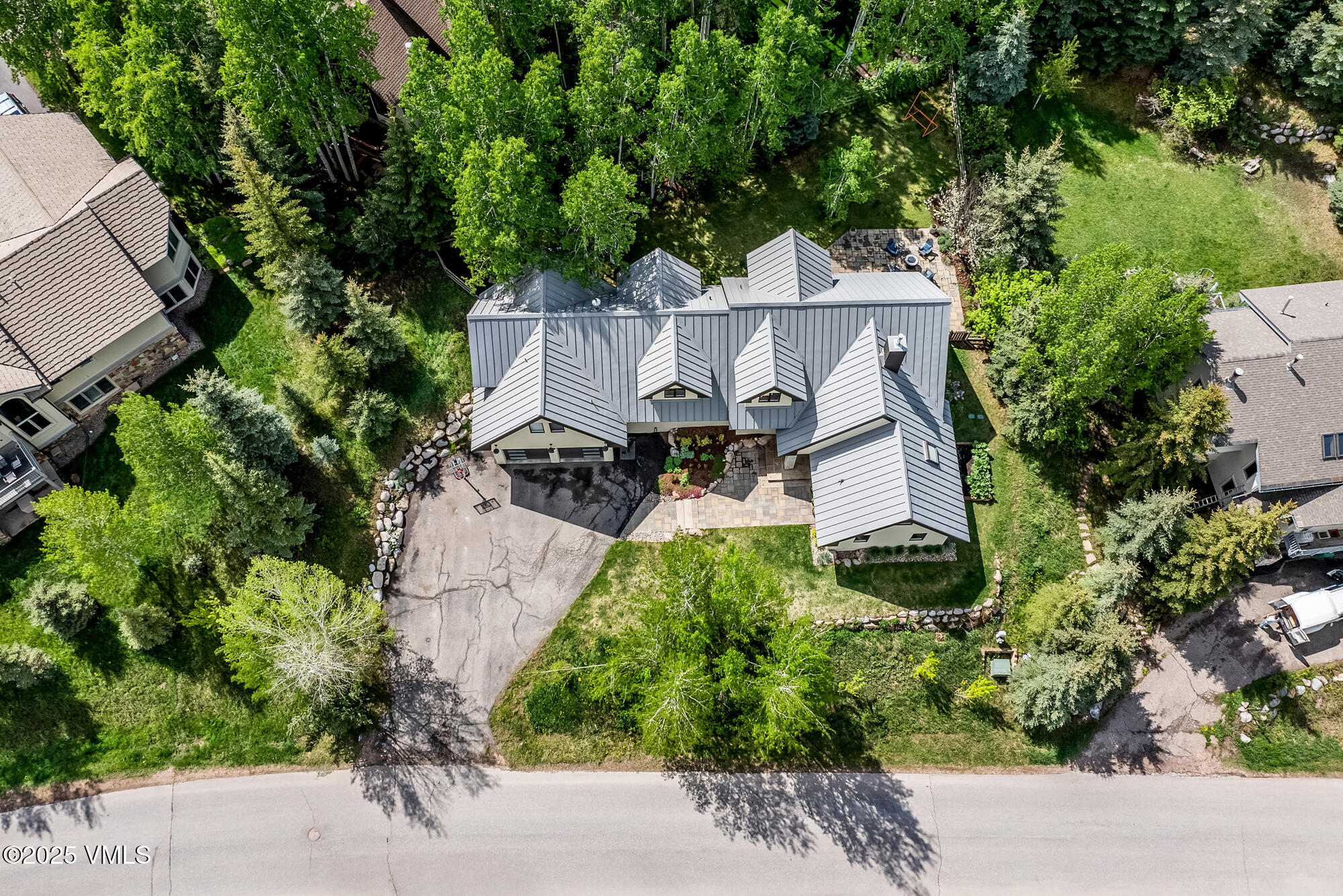 2036 Vermont Road Vail, CO 81657 - Photo 38 of 53 7