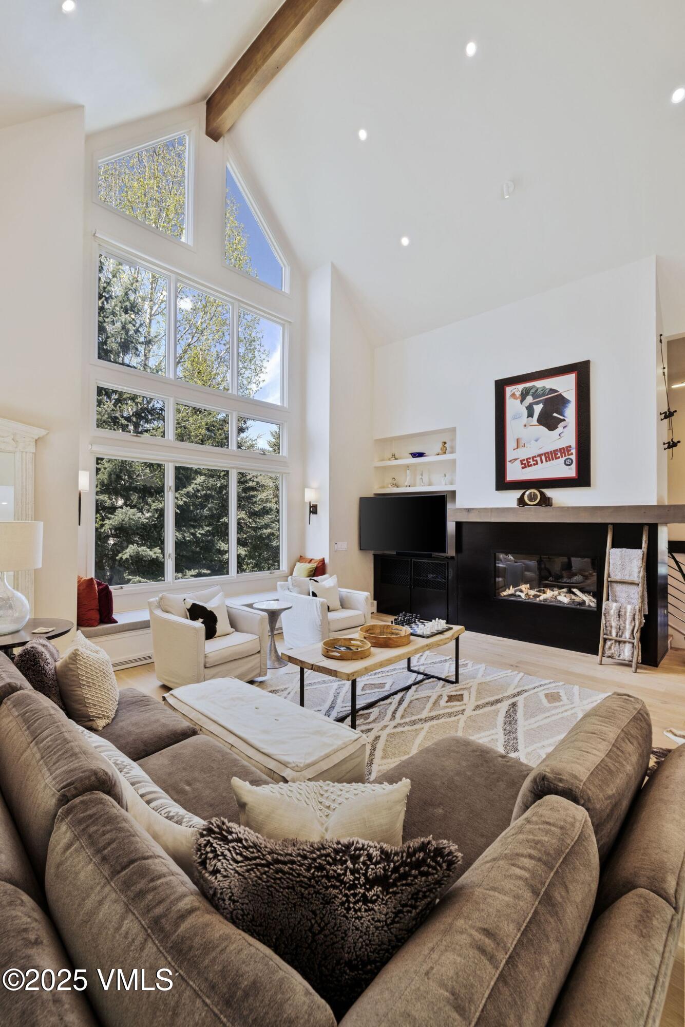 2036 Vermont Road Vail, CO 81657 - Photo 6 of 53 photo_offline_016