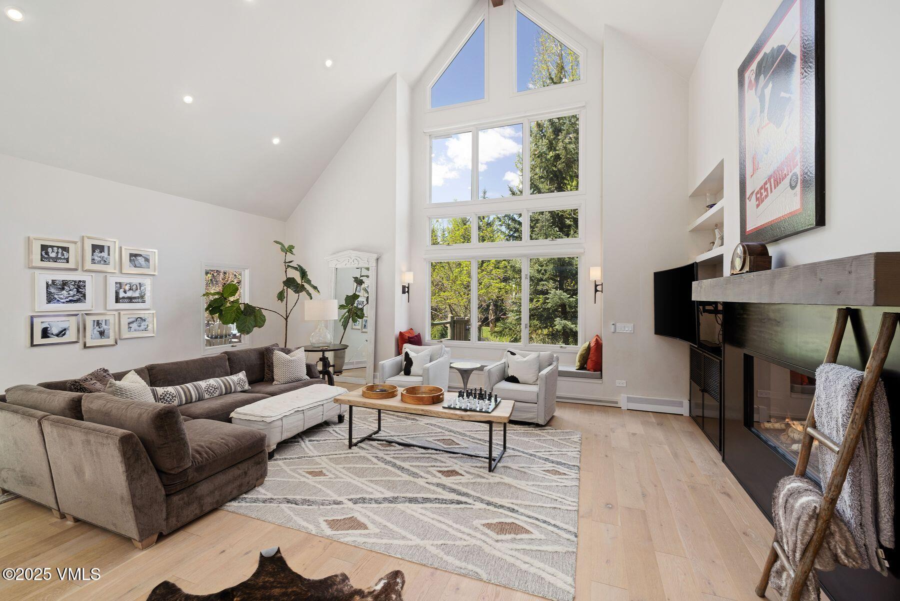 2036 Vermont Road Vail, CO 81657 - Photo 7 of 53 Living Room