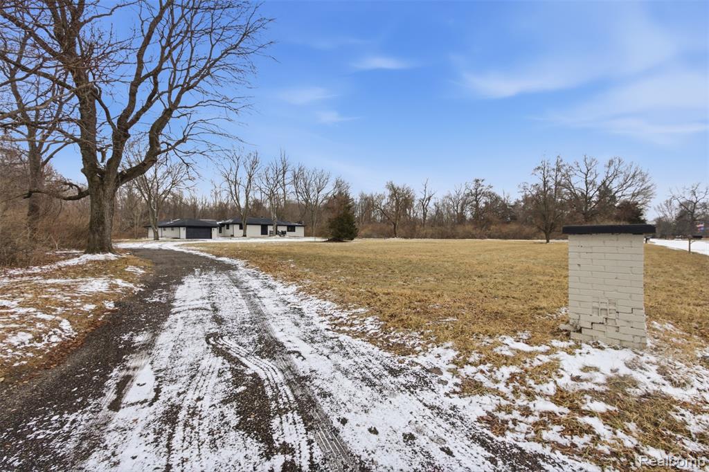 23157 Karr Road Belleville, MI 48111 - Photo 30 of 35 Gallery Image 30