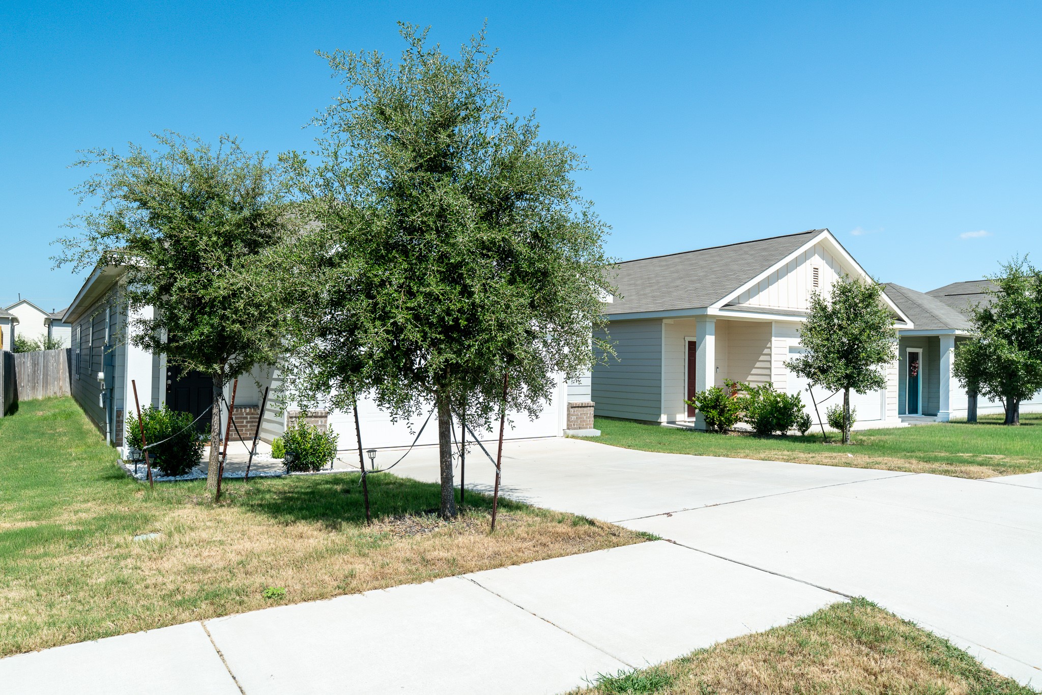 402 Gemsbok Road Hutto, TX 78634 - Photo 2 of 21 Gallery Image 2