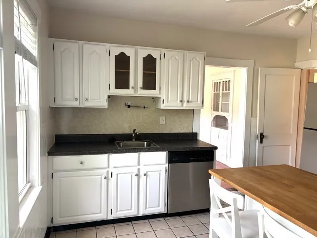 $3,500 | 36-38 Burgoyne Street, Unit 2, Boston, MA 02124