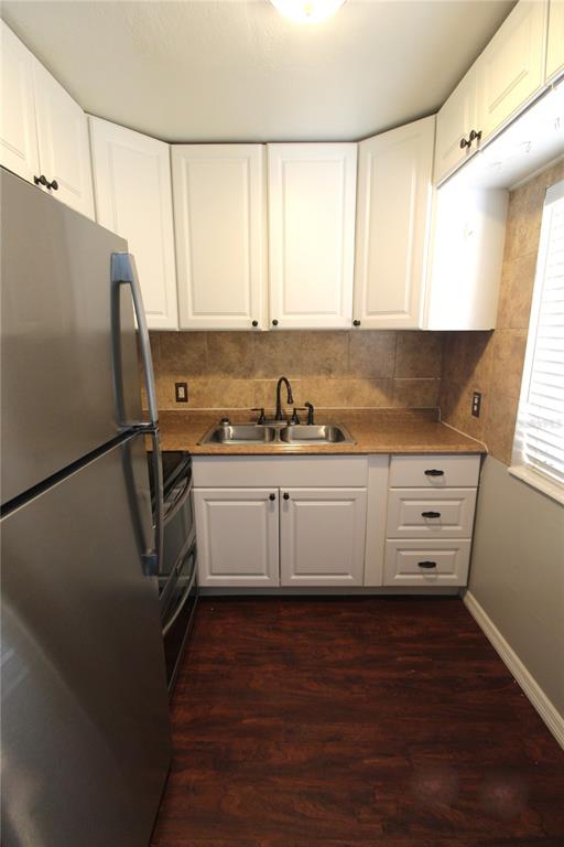3001 Bee Ridge Road, Unit 112 Sarasota, FL 34239 - Photo 3 of 22