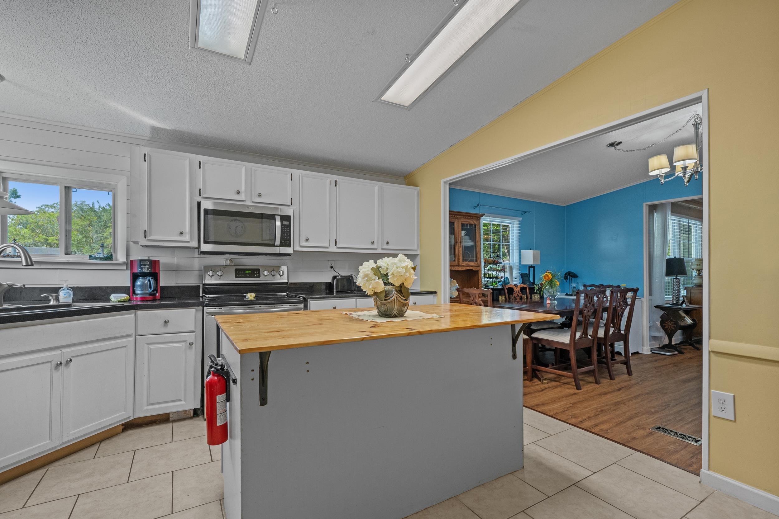 949 South Marlin Circle Murrells Inlet, SC 29576 - Photo 14 of 38