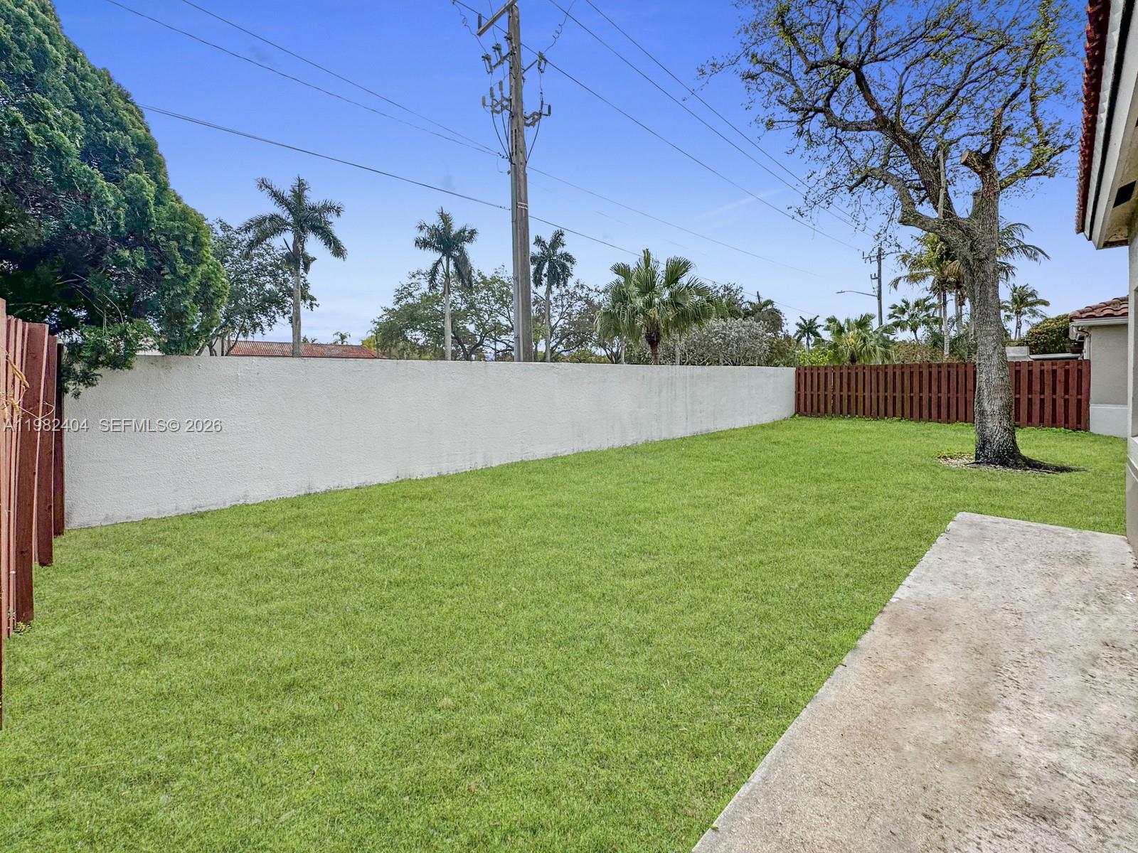 2640 Rampart Way North Cooper City, FL 33026 - Photo 38 of 58 a view of a yard