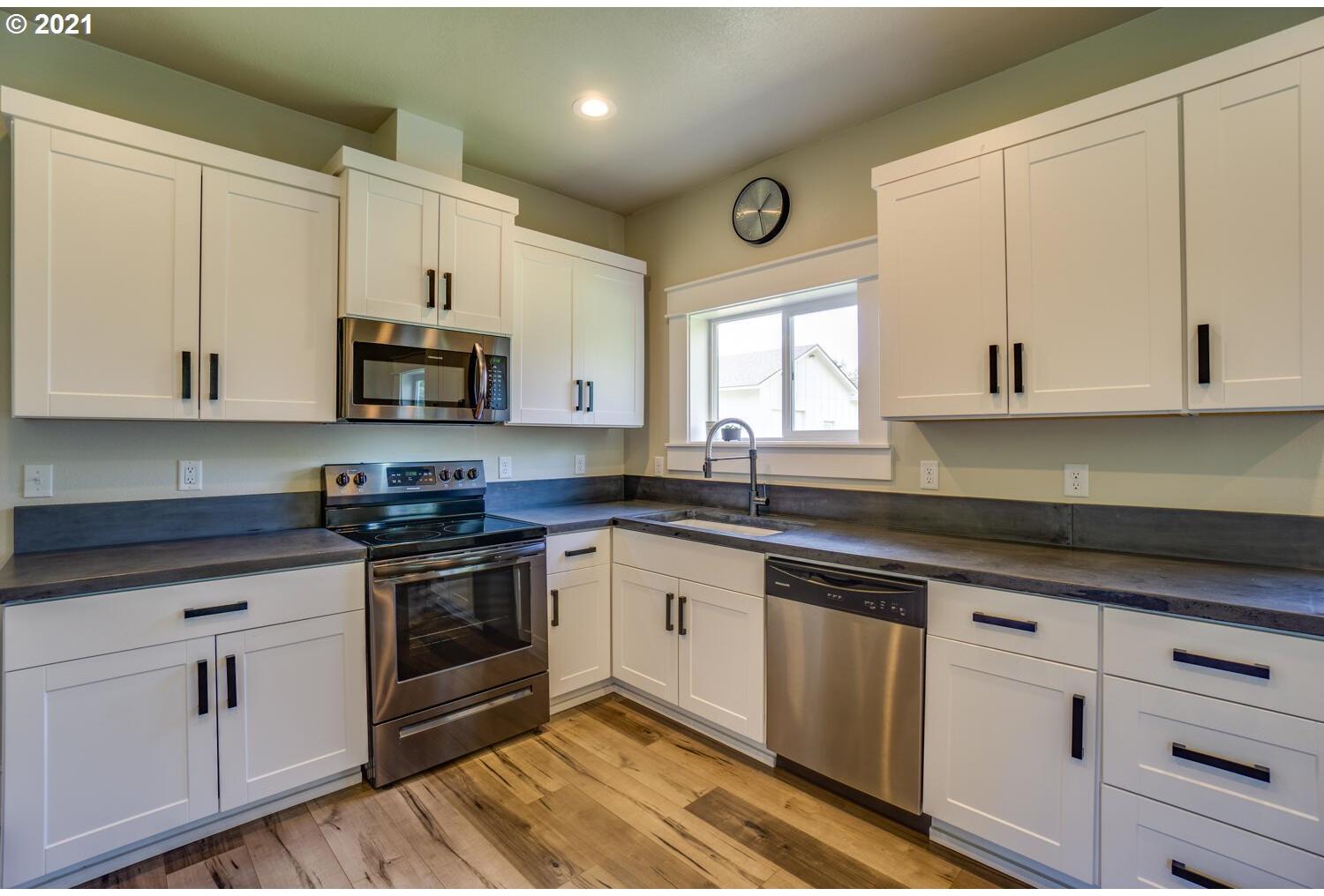 30103 Hanley-Curry Road Amboy, WA 98601 - Photo 10 of 32 Gallery Image 10
