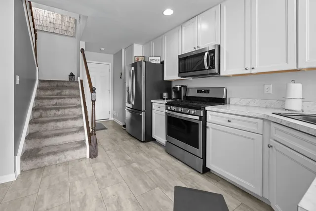 $249,900 | 7103 Hidden Green Circle, Fox Lake, IL 60020