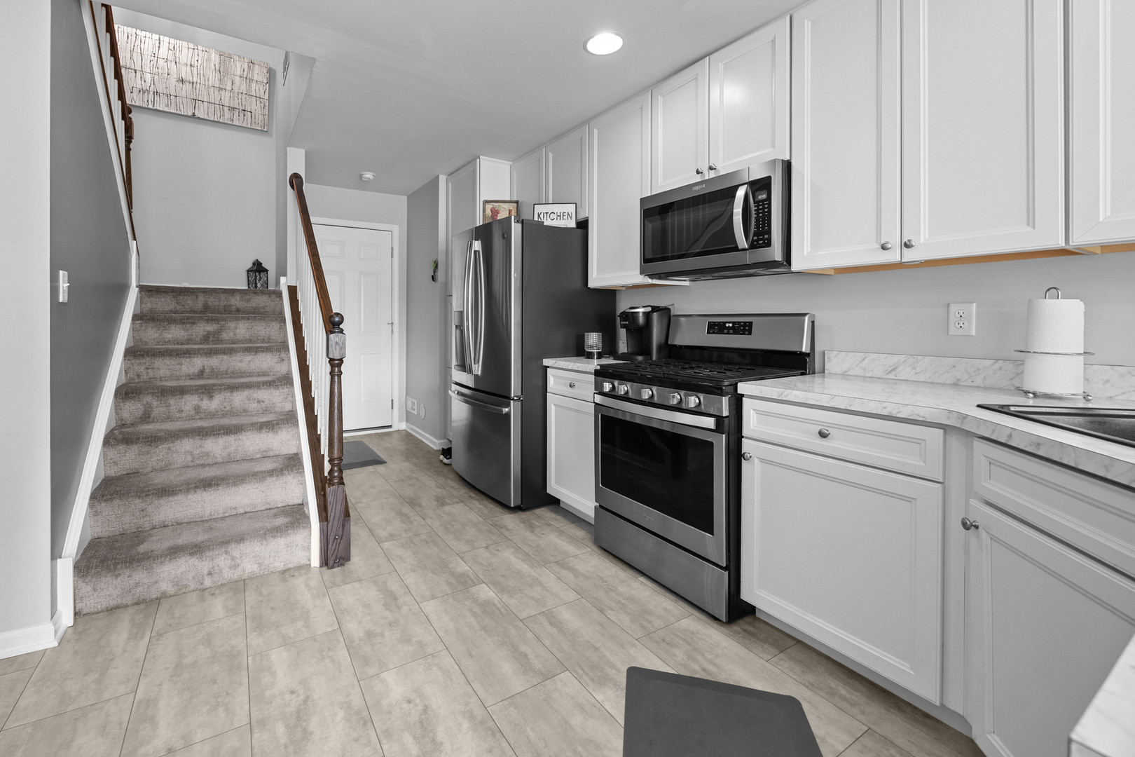 7103 Hidden Green Circle Fox Lake, IL 60020 - Photo 5 of 30