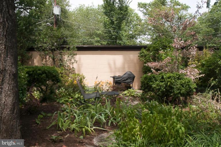 39 Ridge Road, Unit B Greenbelt, MD 20770 - Photo 10 of 26 Garden