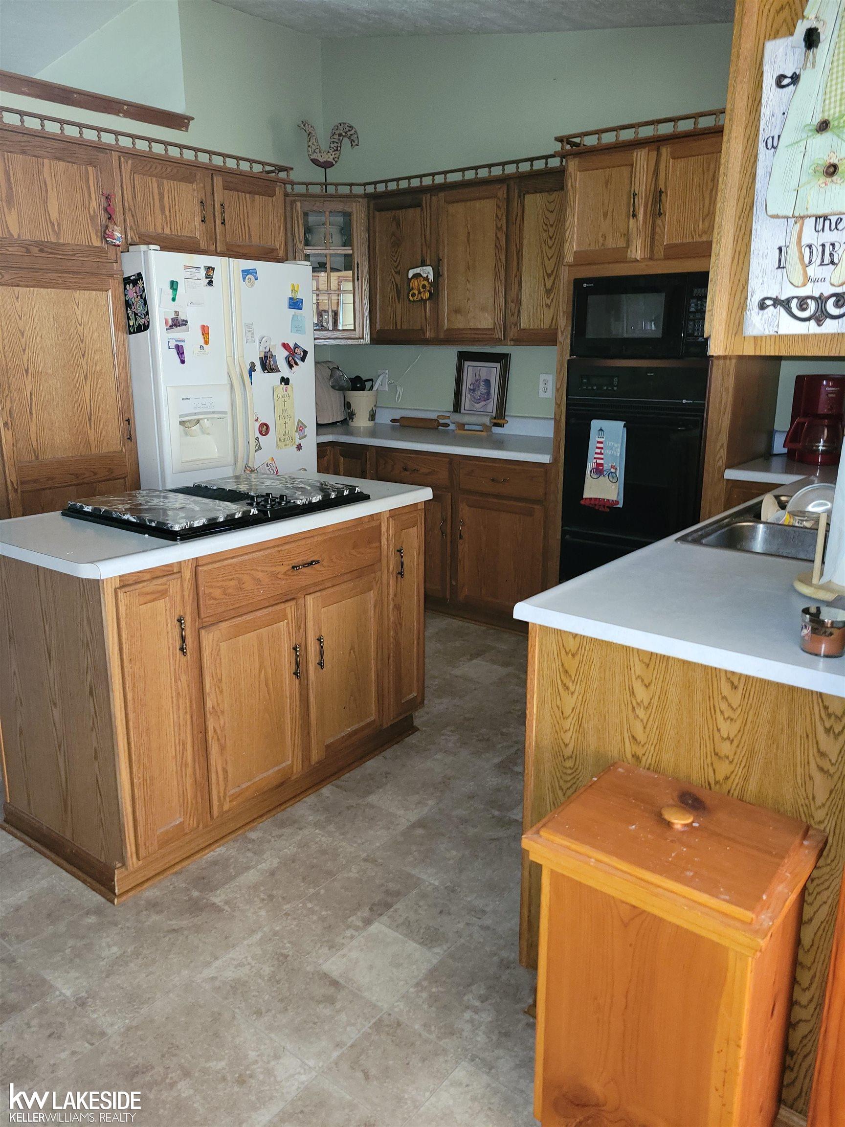 9326 Maple Road Algonac, MI 48001 - Photo 6 of 19