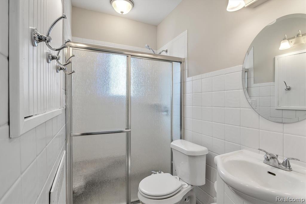 22816 Ridgeway Street St. Clair Shores, MI 48080 - Photo 29 of 43