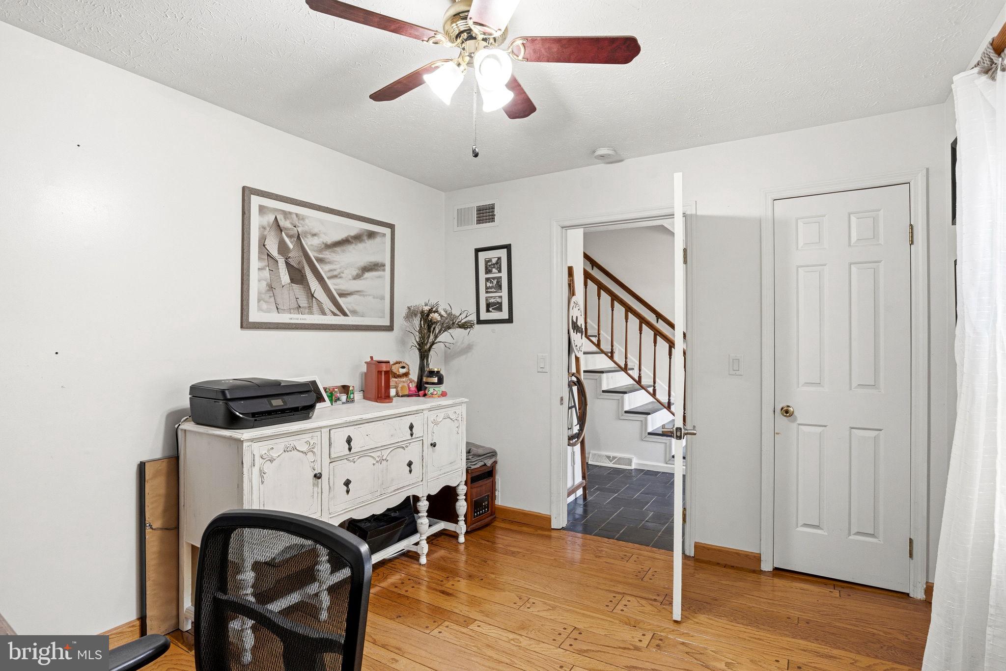 662 Shannon Road Boiling Springs, PA 17007 - Photo 13 of 50