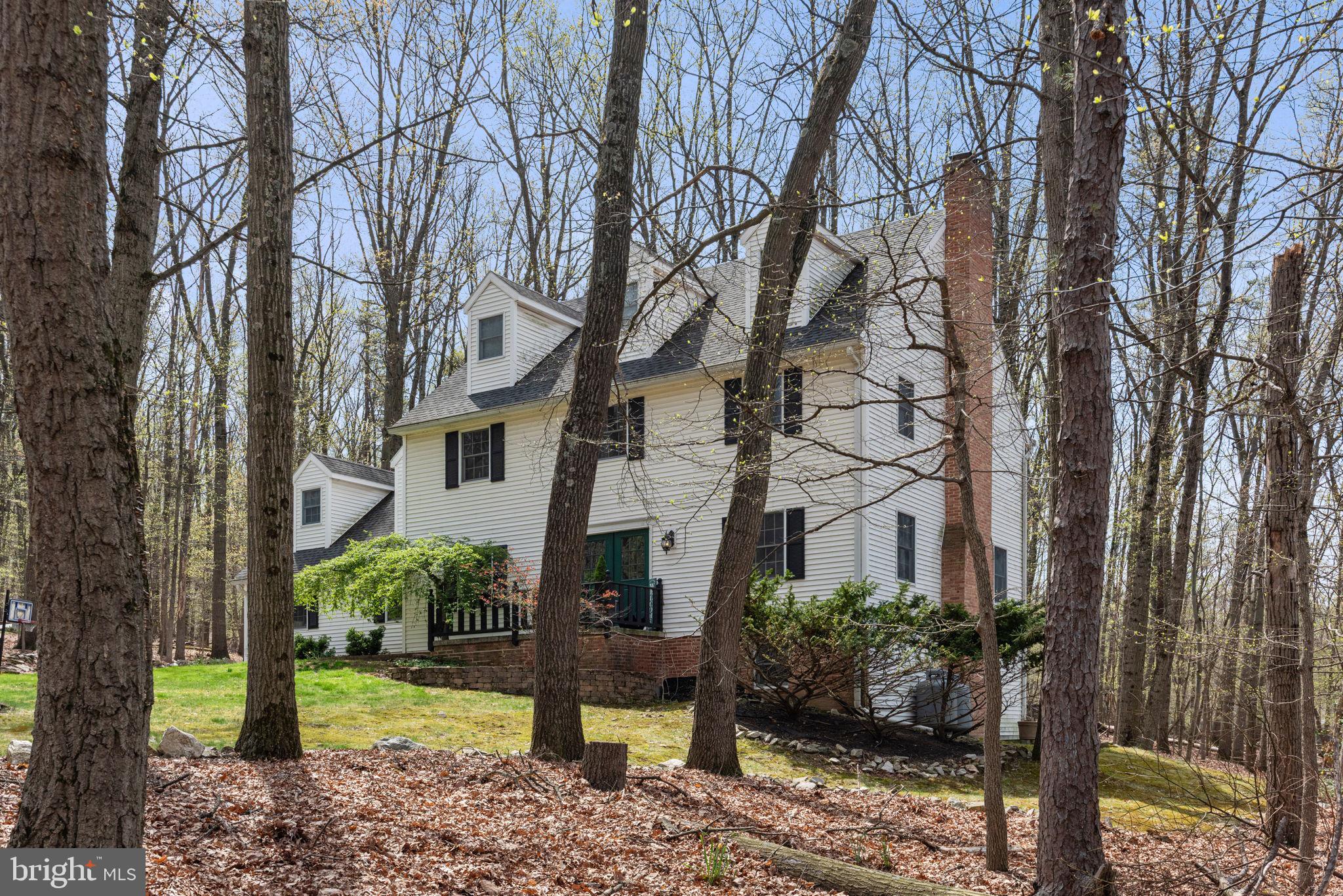 662 Shannon Road Boiling Springs, PA 17007 - Photo 3 of 50