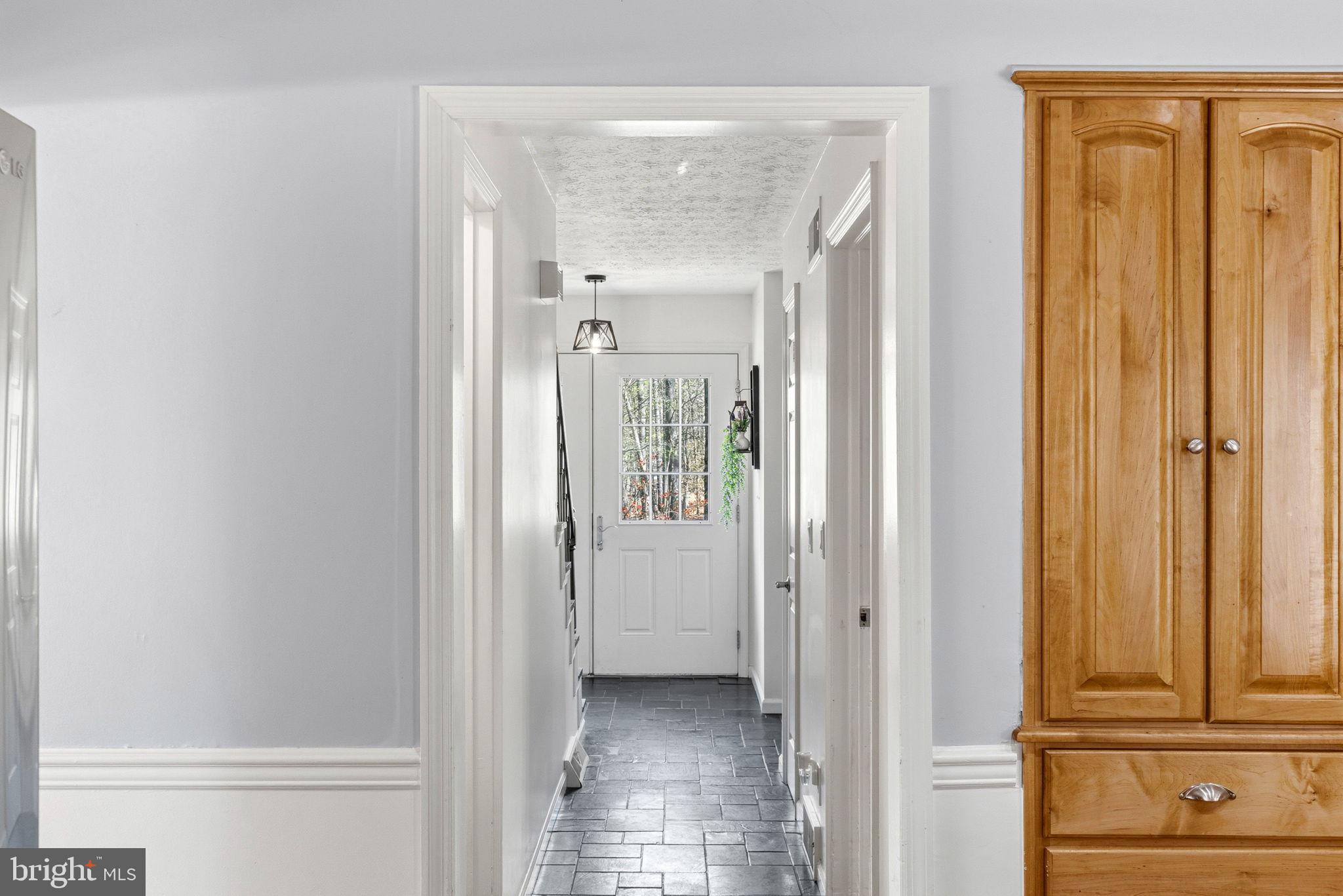 662 Shannon Road Boiling Springs, PA 17007 - Photo 10 of 50