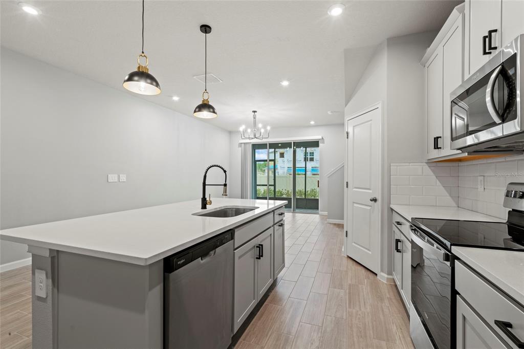 4156 Cloud Hopper Way Lutz, FL 33559 - Photo 10 of 35