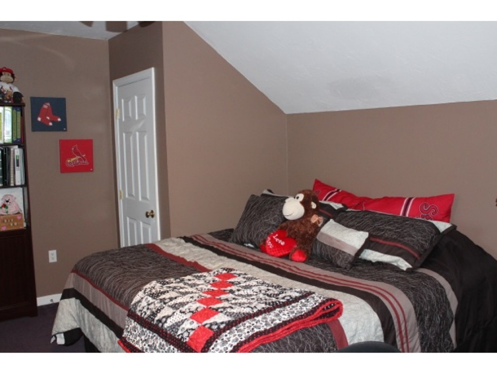 307 Circle Road, Unit 307 Manchester, NH 03103 - Photo 13 of 18