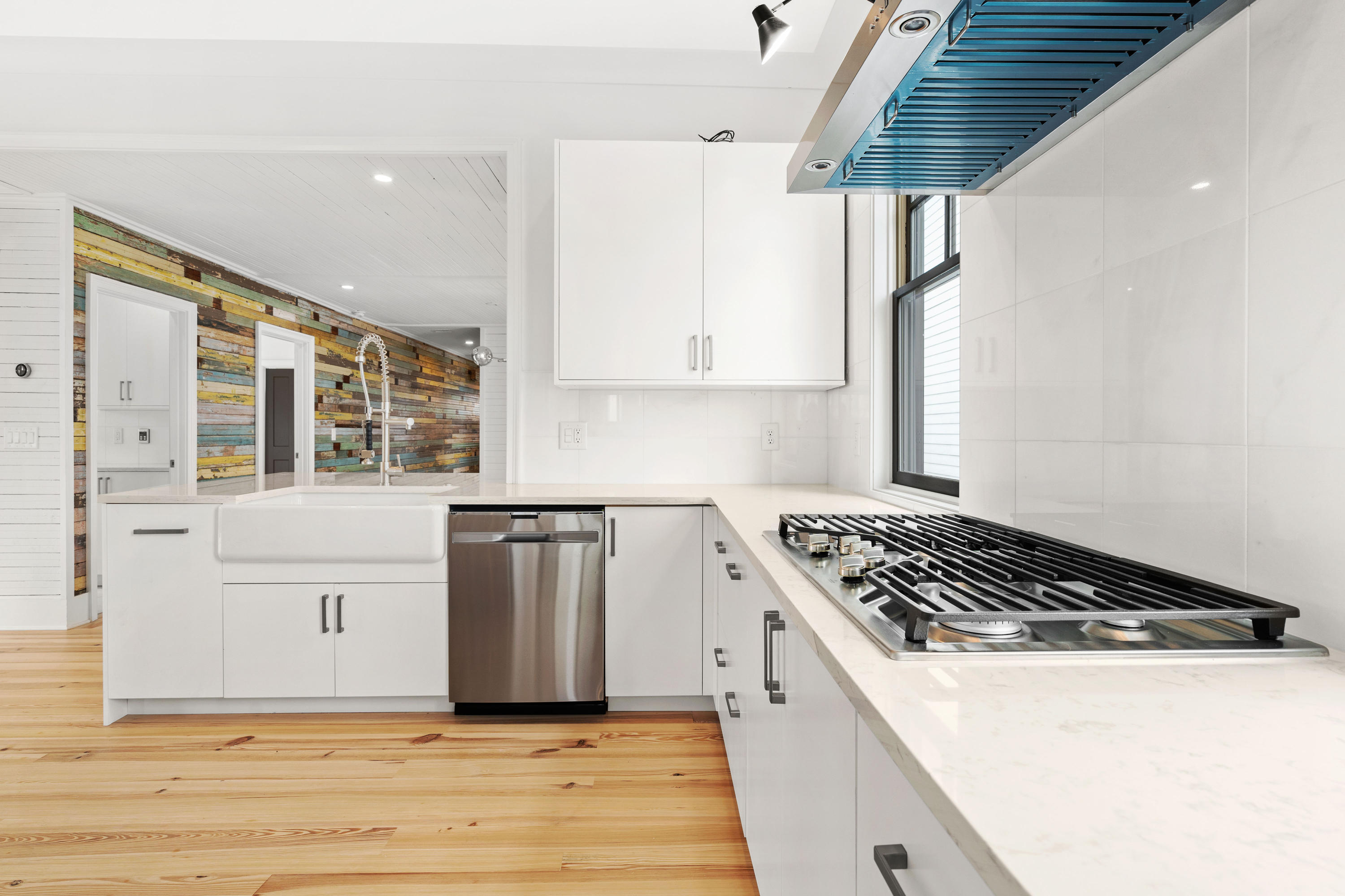 2 Line Street Charleston, SC 29403 - Photo 10 of 41 Modern Kitchen