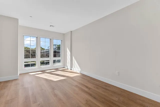 $4,200 | 22 Everett Street, Unit 405, Westwood, MA 02090