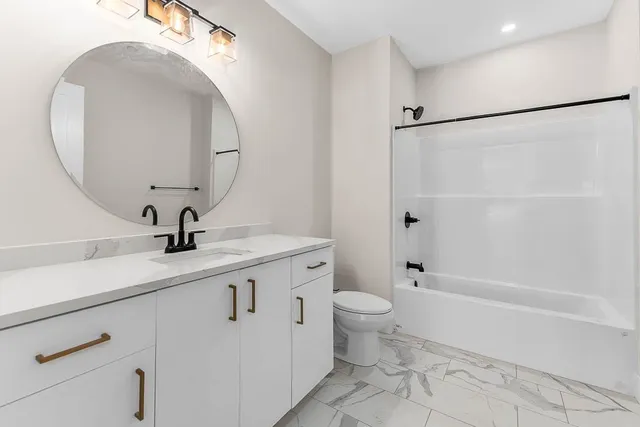 $4,200 | 22 Everett Street, Unit 405, Westwood, MA 02090