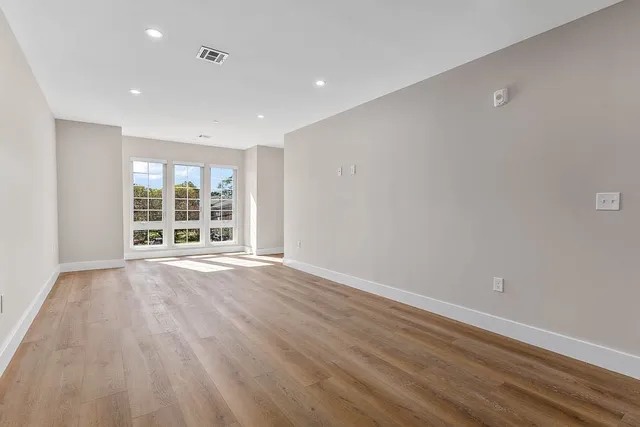 $4,200 | 22 Everett Street, Unit 405, Westwood, MA 02090