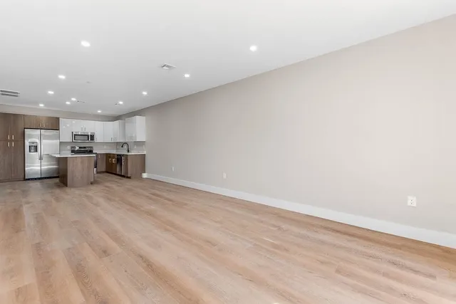 $4,200 | 22 Everett Street, Unit 405, Westwood, MA 02090